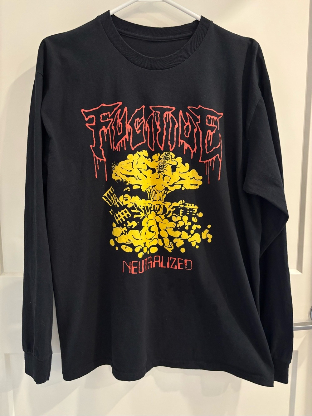 Fugitive long sleeved tee, men’s size M/L